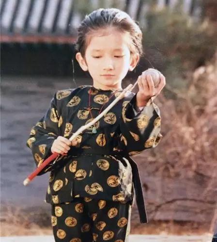 敬仰的靈魂剪輯師-神壇上企業宣傳片的舞者